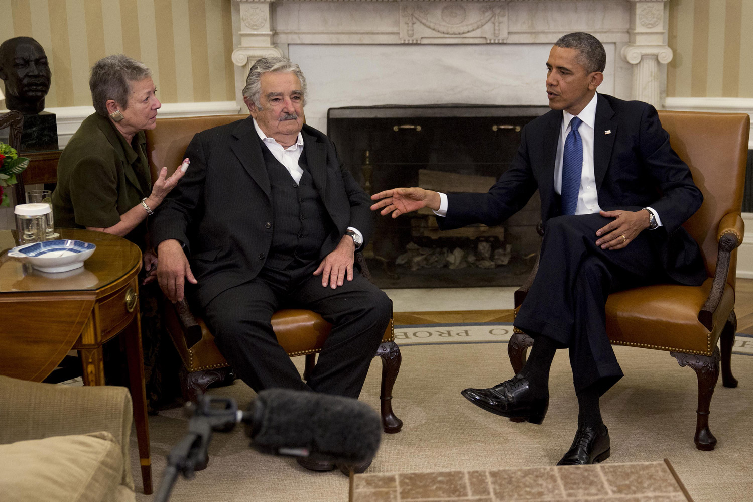 Obama, Uruguayan leader Mujica meet in DC -- but don't talk weed?