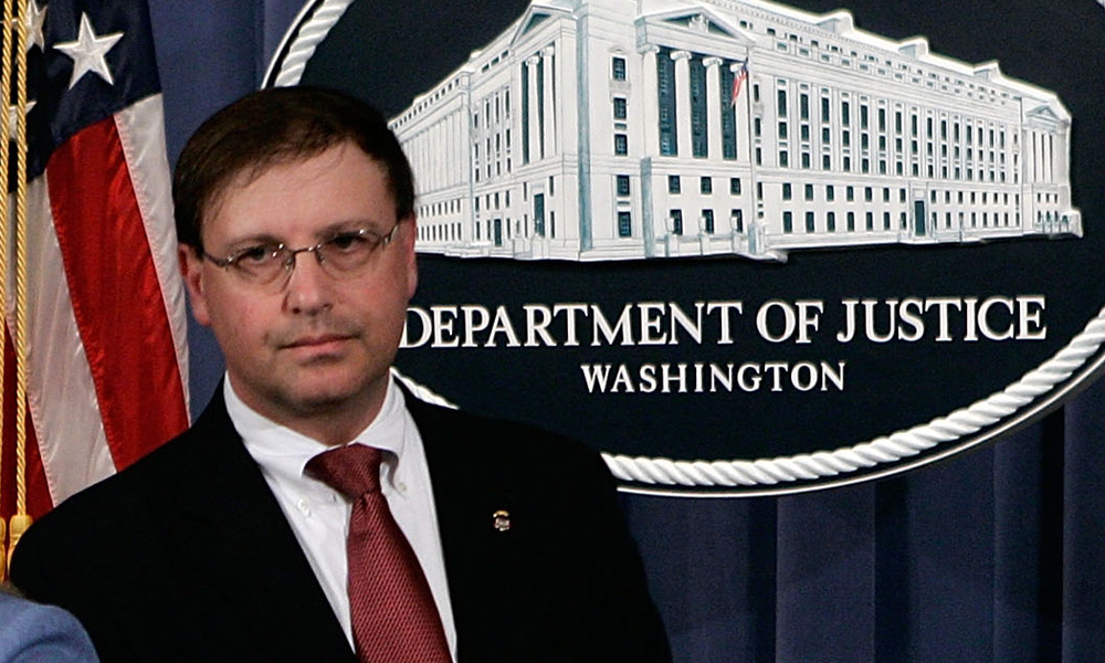 Top FBI official Chuck Rosenberg appointed as new DEA chief