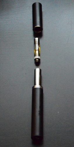 INDVR Mascara Vape pen with cartridge (Lindsey Bartlett, The Cannabist)